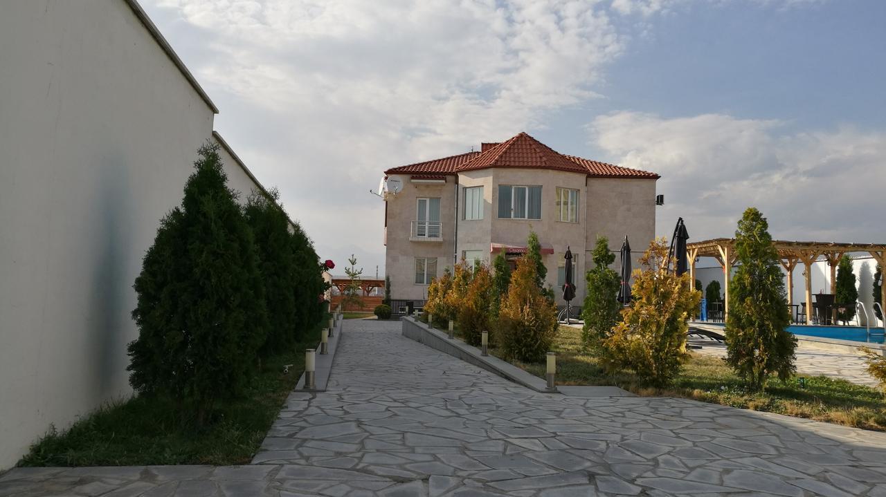 Ossanna Hotel Ереван Экстерьер фото